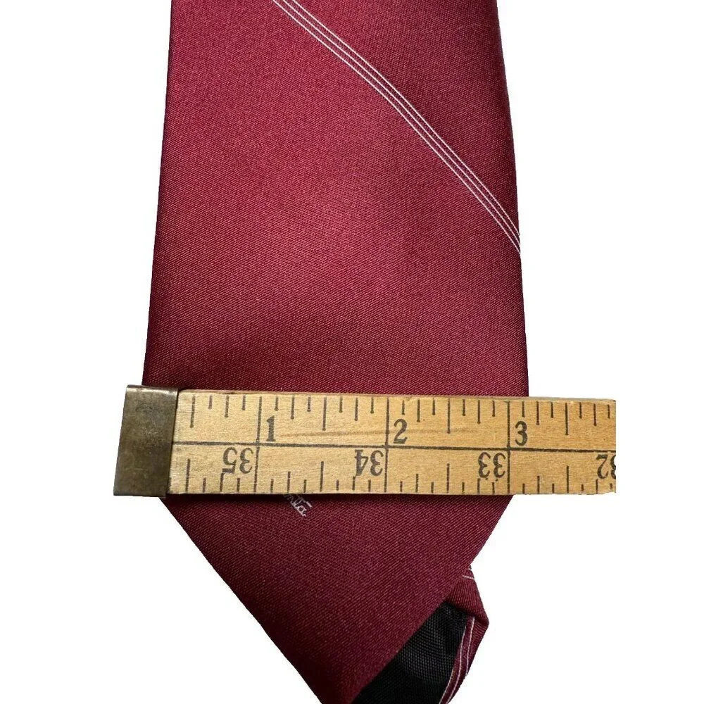 Oscar De La Renta Mens Classic Necktie Tie Burgundy White Stripes